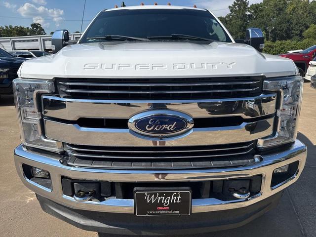 Photo of 2019 Oxford White Ford F-250