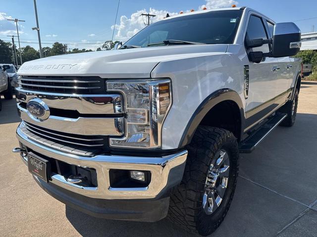 Photo of 2019 Oxford White Ford F-250