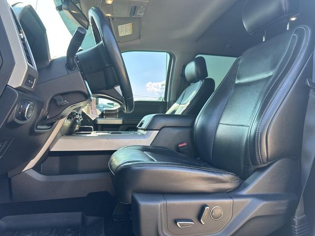 Photo of 2019 Oxford White Ford F-250