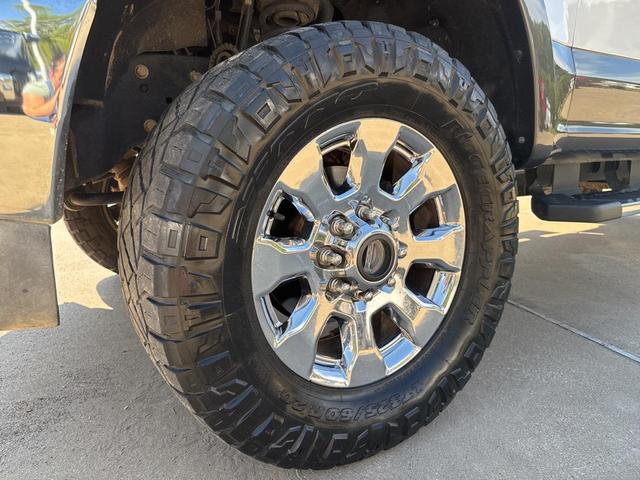 Photo of 2019 Oxford White Ford F-250