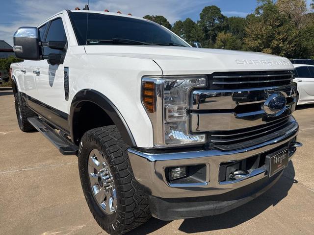 Photo of 2019 Oxford White Ford F-250