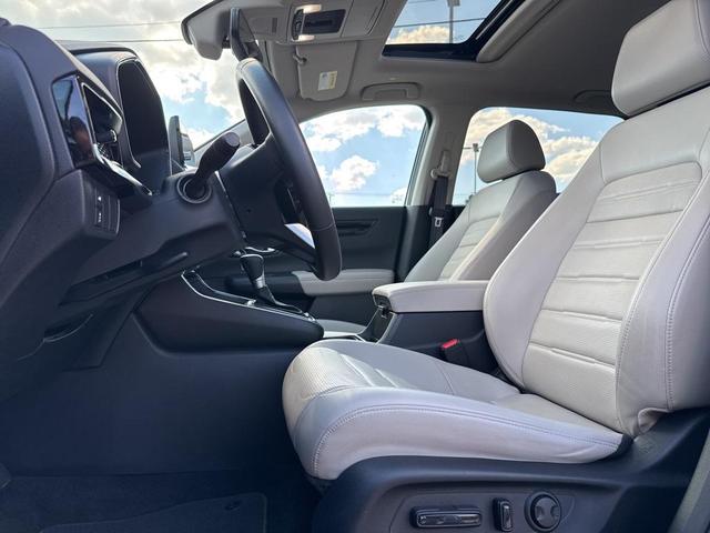 Photo of 2025 sparkle silver metallic Honda CR-V