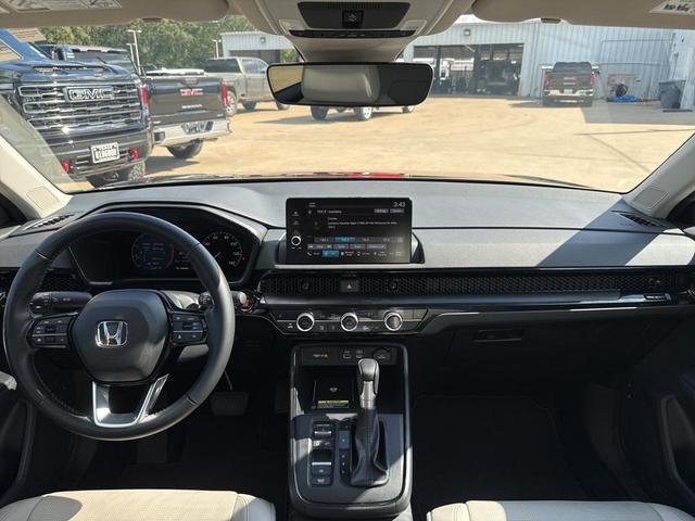 Photo of 2025 sparkle silver metallic Honda CR-V