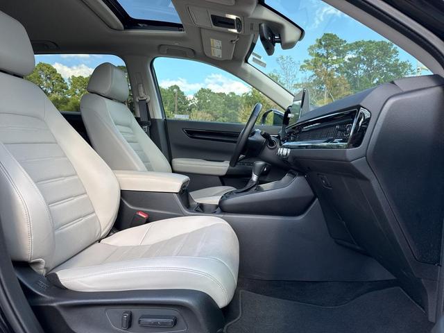 Photo of 2025 sparkle silver metallic Honda CR-V