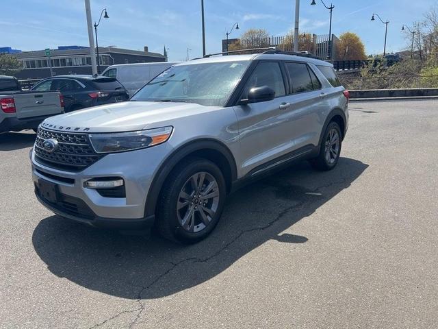 Photo of 2022 Silver Metallic Ford Explorer