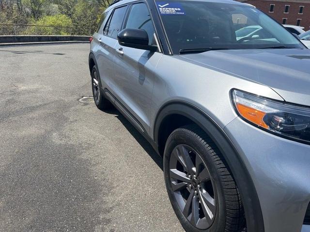 Photo of 2022 Silver Metallic Ford Explorer