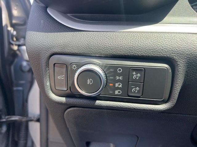 Photo of 2022 Silver Metallic Ford Explorer