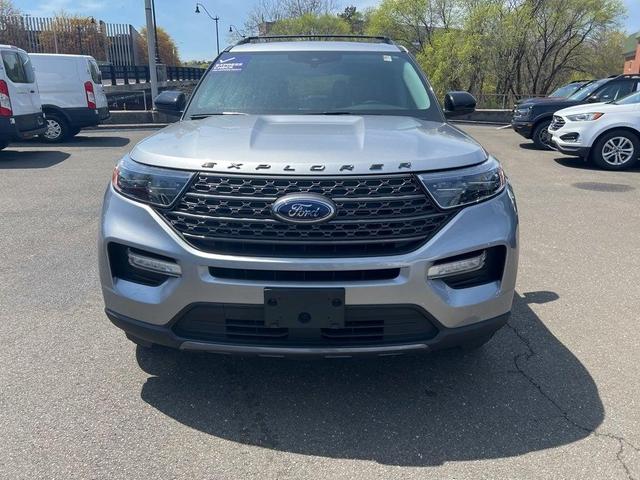 Photo of 2022 Silver Metallic Ford Explorer