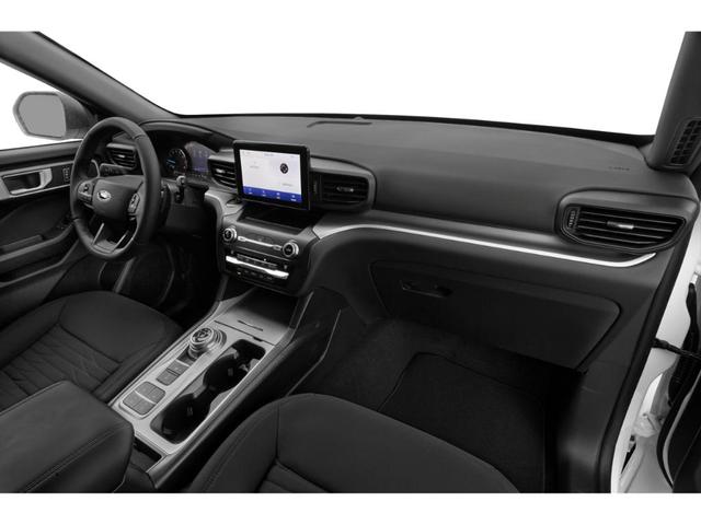 Photo of 2022 Silver Metallic Ford Explorer