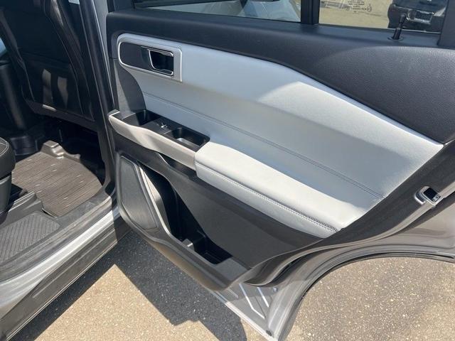 Photo of 2022 Silver Metallic Ford Explorer