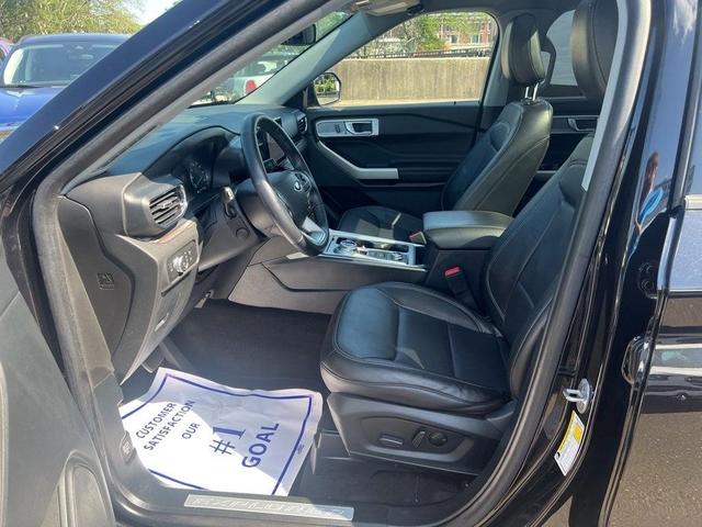 Photo of 2022 Agate Black Metallic Ford Explorer