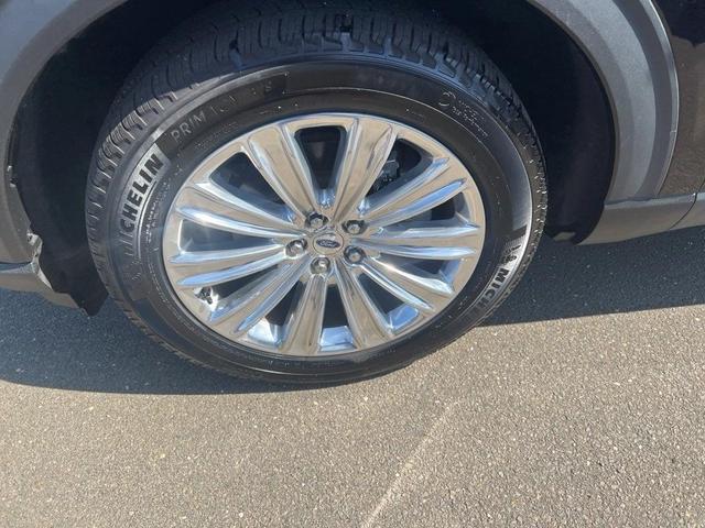 Photo of 2022 Agate Black Metallic Ford Explorer