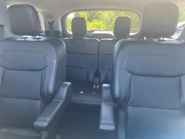 Photo of 2022 Agate Black Metallic Ford Explorer