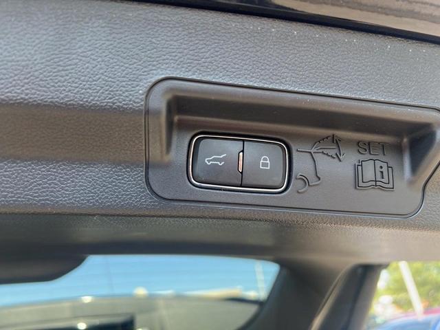 Photo of 2022 Agate Black Metallic Ford Explorer