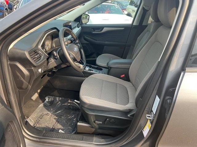 Photo of 2022 Carbonized Gray Metallic Ford Escape
