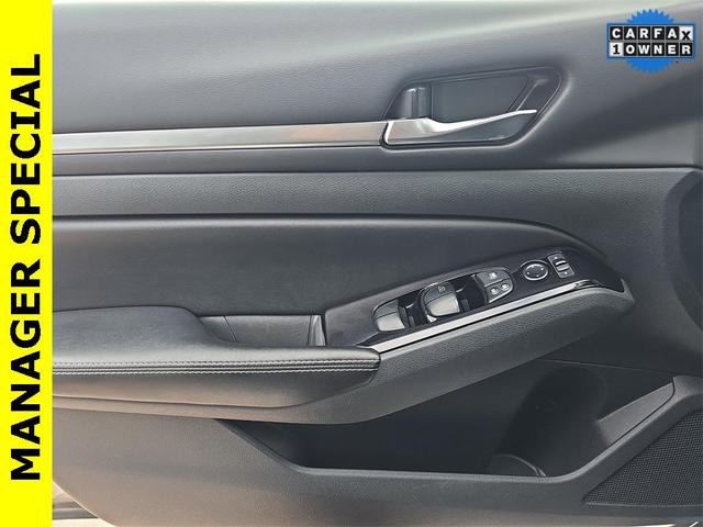 Photo of 2023 Brilliant Silver Metallic Nissan Altima