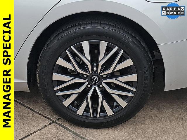 Photo of 2023 Brilliant Silver Metallic Nissan Altima