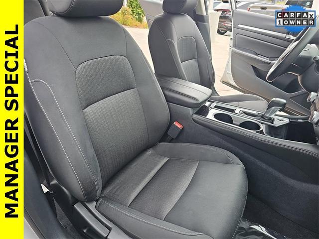 Photo of 2023 Brilliant Silver Metallic Nissan Altima