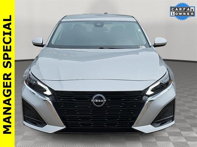 Photo of 2023 Brilliant Silver Metallic Nissan Altima