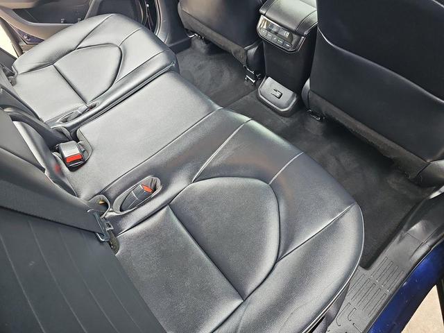 Photo of 2022 Midnight Black Metallic Toyota Highlander Hybrid