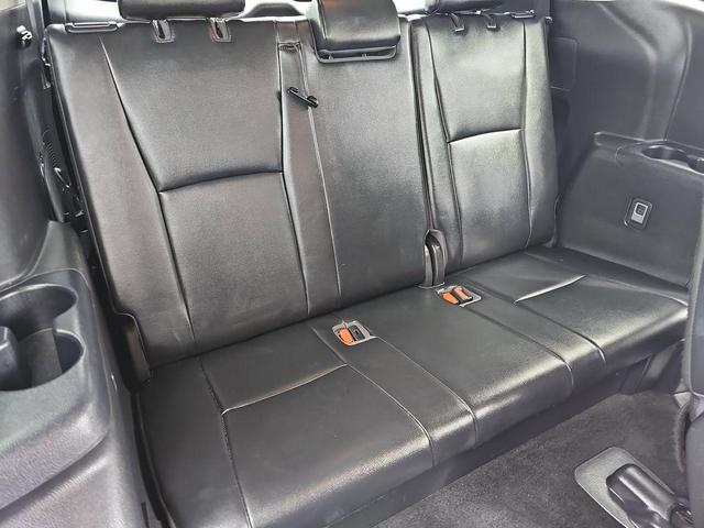 Photo of 2022 Midnight Black Metallic Toyota Highlander Hybrid