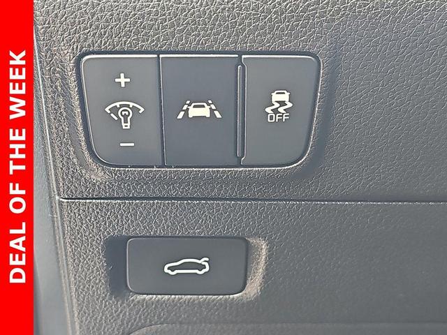 Photo of 2023 Glacial White Pearl Kia K5