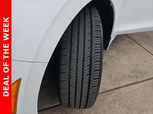 Photo of 2023 Glacial White Pearl Kia K5