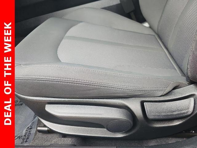 Photo of 2023 Glacial White Pearl Kia K5