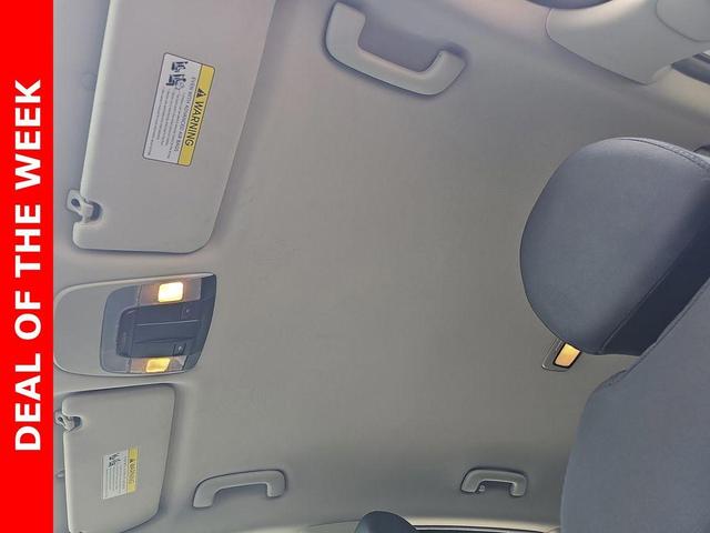 Photo of 2023 Glacial White Pearl Kia K5