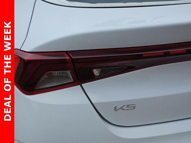 Photo of 2023 Glacial White Pearl Kia K5