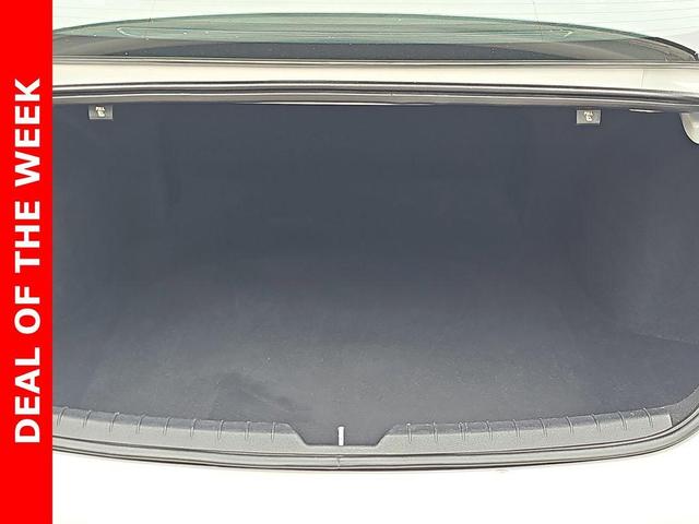 Photo of 2023 Glacial White Pearl Kia K5