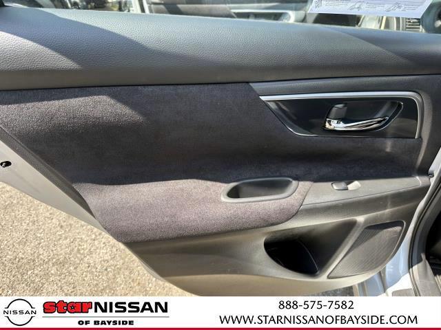 Photo of 2013 Brilliant Silver Metallic Nissan Altima