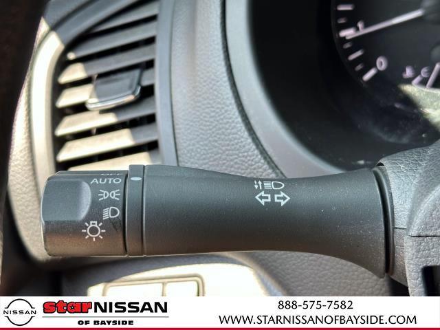Photo of 2013 Brilliant Silver Metallic Nissan Altima