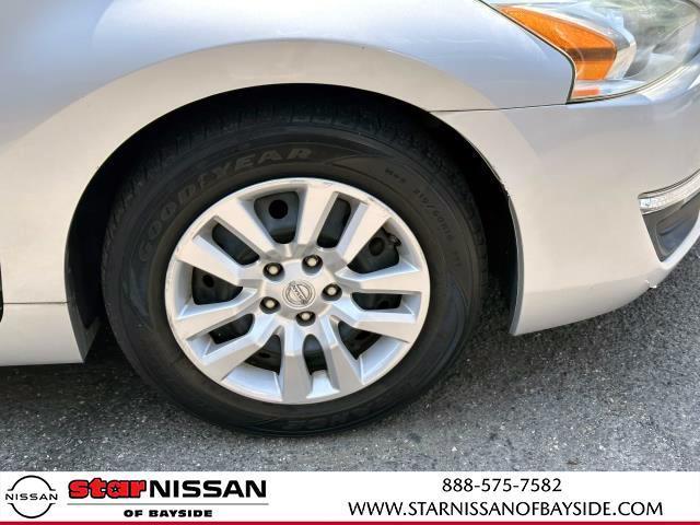 Photo of 2013 Brilliant Silver Metallic Nissan Altima