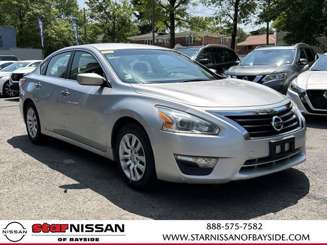 Photo of 2013 Brilliant Silver Metallic Nissan Altima