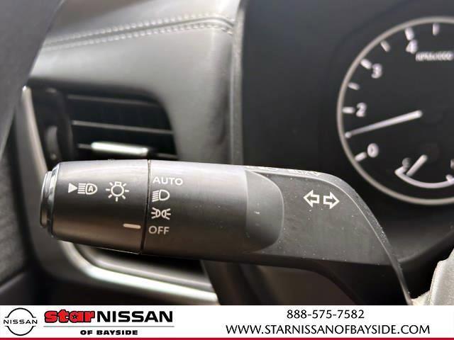 Photo of 2021 Black Nissan Rogue