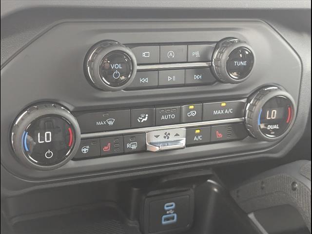 Photo of 2025 Oxford White Ford Bronco