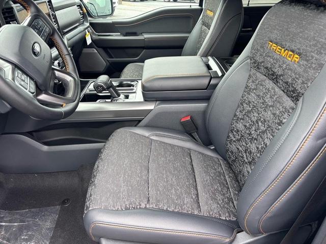 Photo of 2025 Oxford White Ford F-150