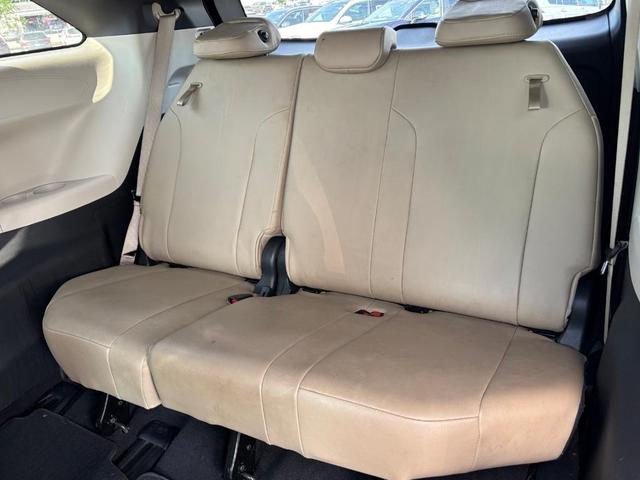 Photo of 2022 Black Toyota Sienna