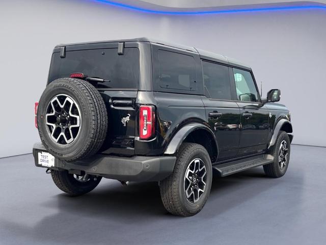 Photo of 2025 Shadow Black Ford Bronco