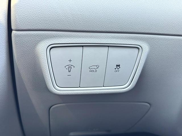 Photo of 2022 Quartz White Hyundai TUCSON