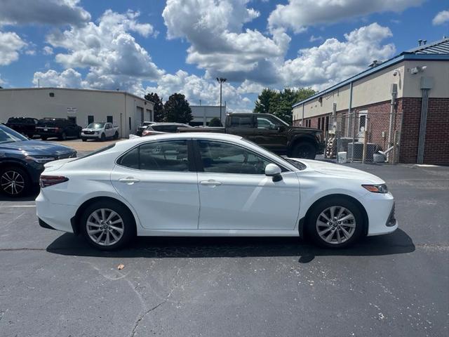 Photo of 2024 White Toyota Camry