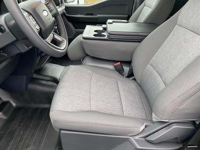 Photo of 2025 Oxford White Ford F-150