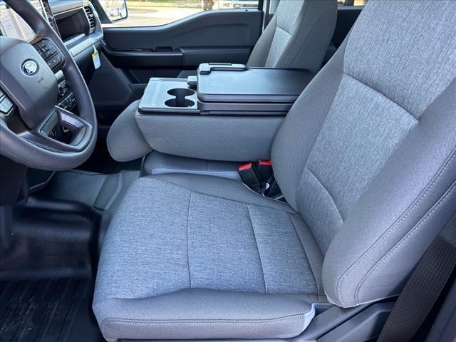 Photo of 2025 Oxford White Ford F-150
