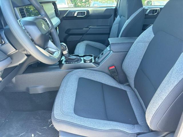 Photo of 2025 Oxford White Ford Bronco