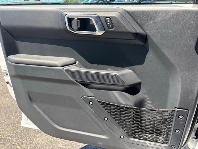 Photo of 2025 Oxford White Ford Bronco