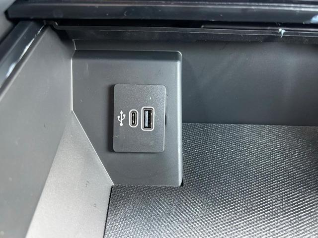 Photo of 2025 White Metallic Ford F-150