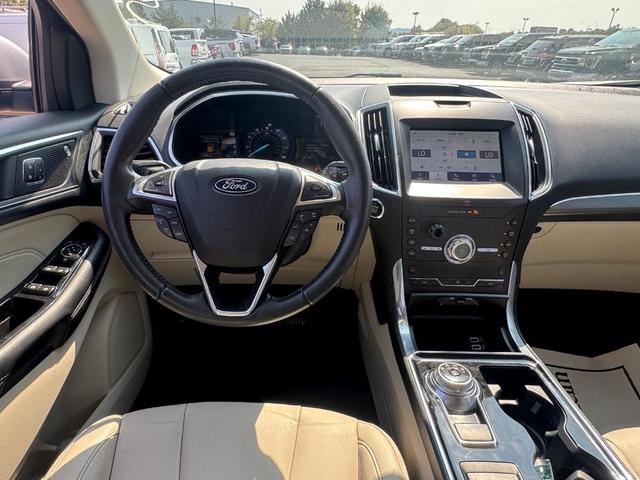 Photo of 2020 Silver Metallic Ford Edge