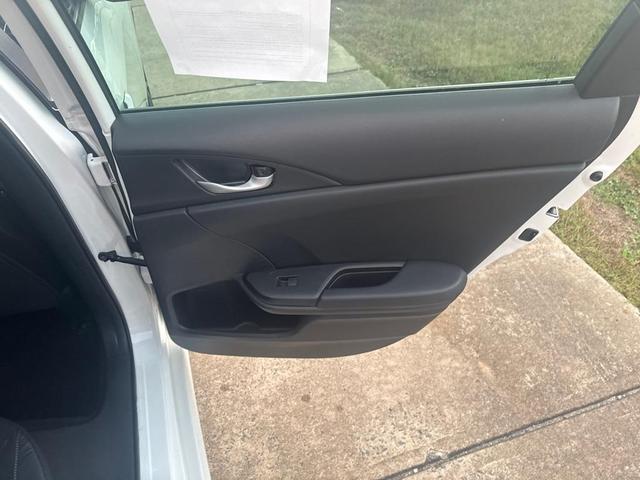 Photo of 2020 Platinum White Pearl Honda Civic