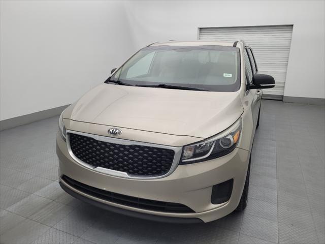 Photo of 2016 Tan Kia Sedona